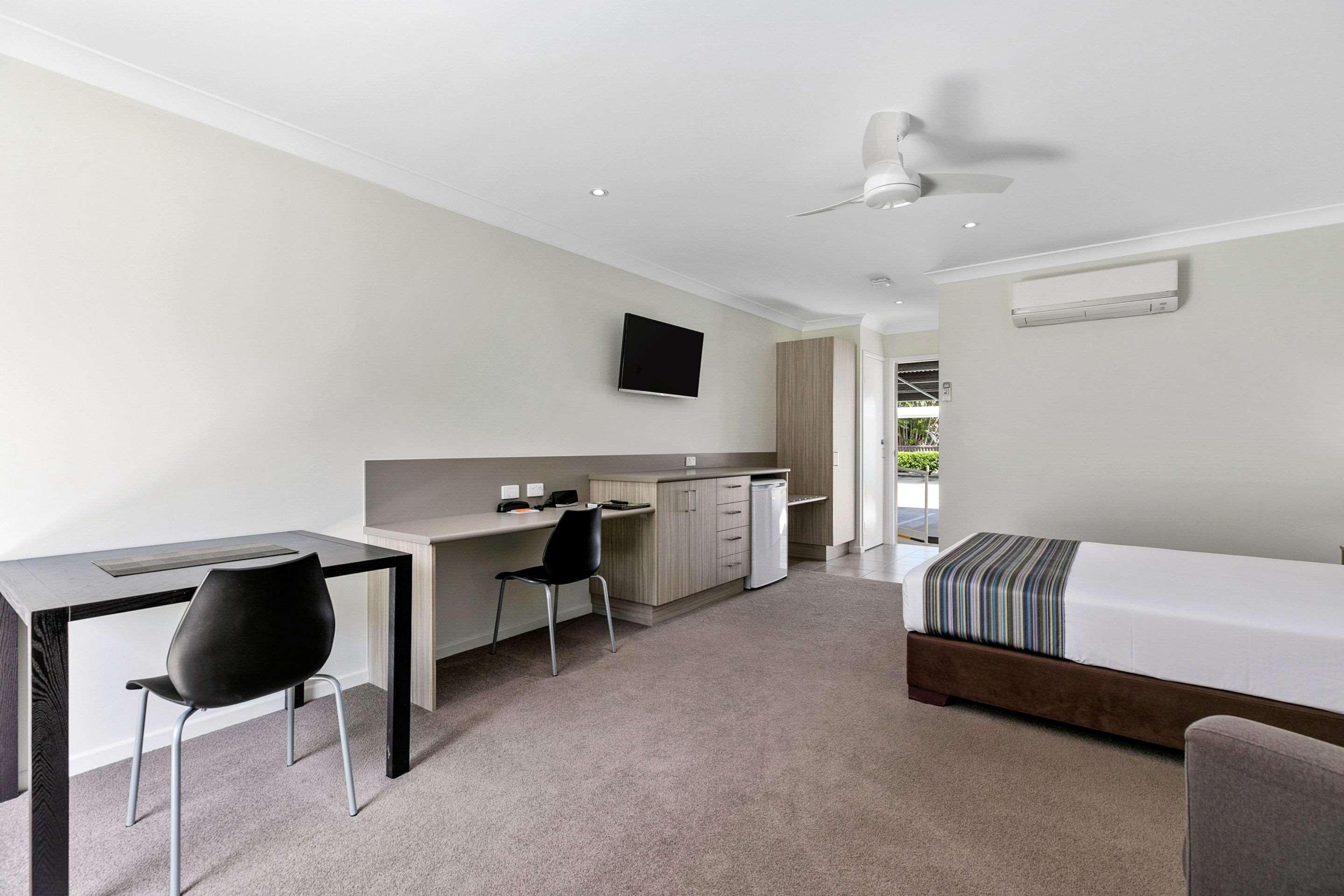 Beachside Boutique Motel Mackay Exteriör bild
